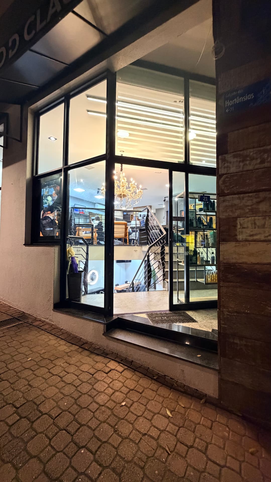Fachada do Studio D em Alphaville